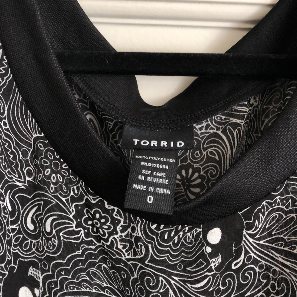 Torrid Blouse - Picture 2 of 4